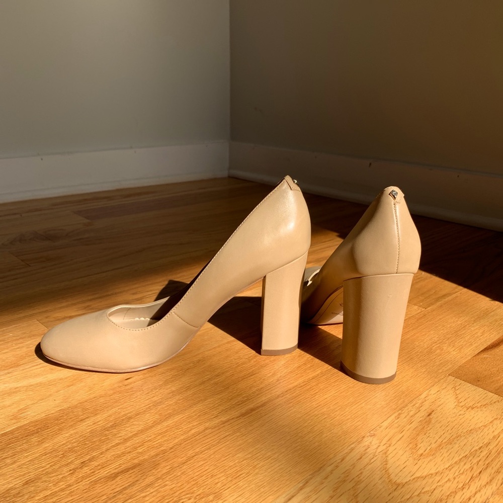 Women’s Tan/Nude Sam Edelman Pumps